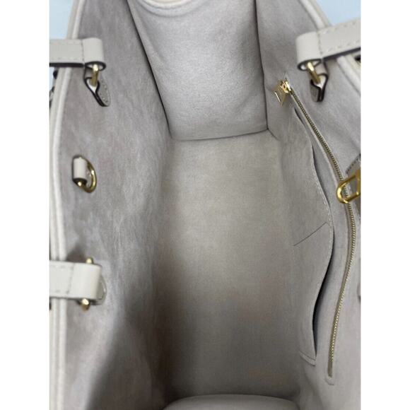 Louis Vuitton OnTheGo Tote MM Gray Turtle dove Empreinte Leather - Picture 11 of 13